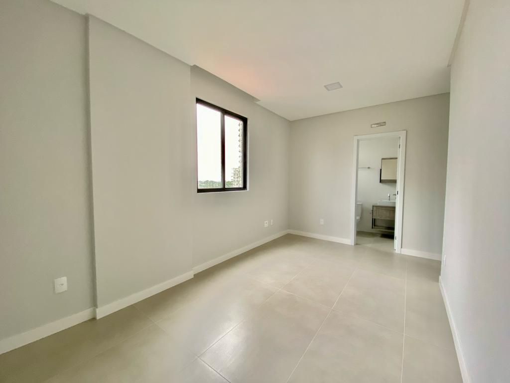 Apartamento à venda com 2 quartos, 63m² - Foto 4