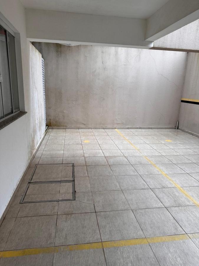 Apartamento à venda com 2 quartos, 64m² - Foto 2