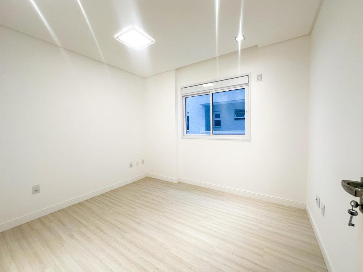 Apartamento à venda com 3 quartos, 141m² - Foto 18