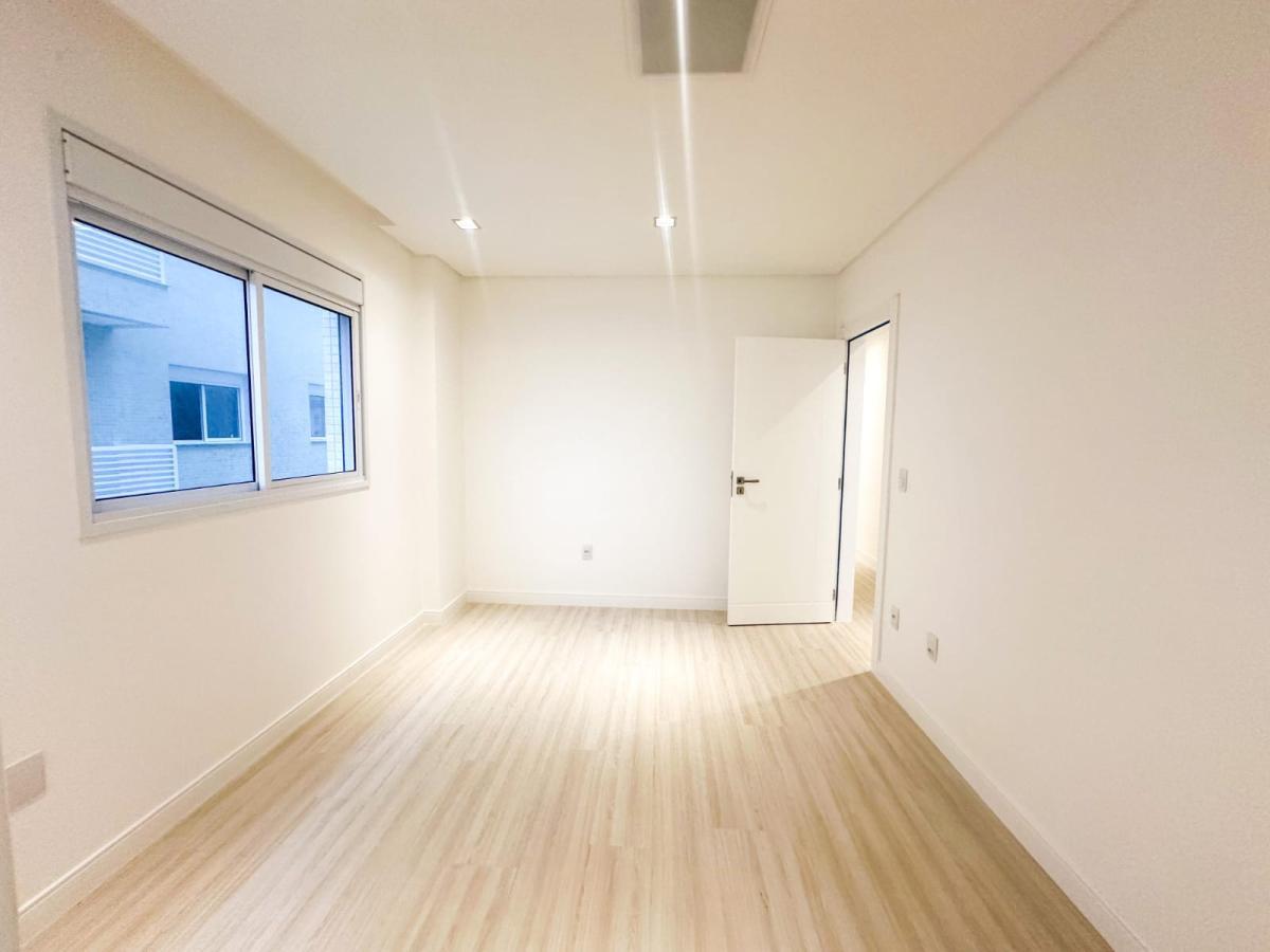 Apartamento à venda com 3 quartos, 141m² - Foto 22