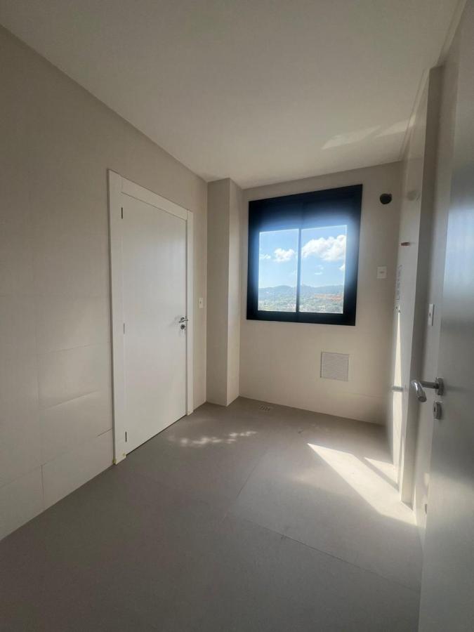 Apartamento à venda com 4 quartos, 197m² - Foto 12