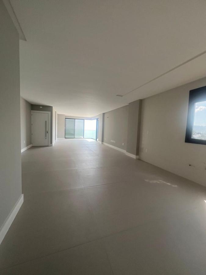 Apartamento à venda com 4 quartos, 197m² - Foto 29